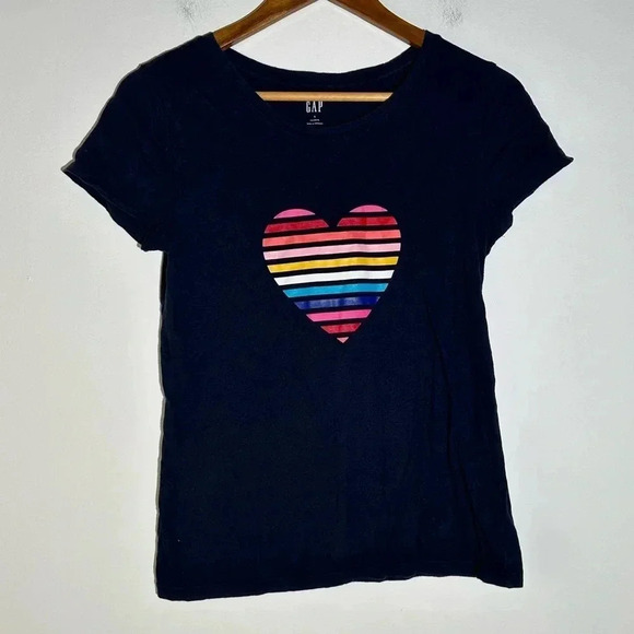 Gap Heart Tee Shirt - Picture 2 of 4